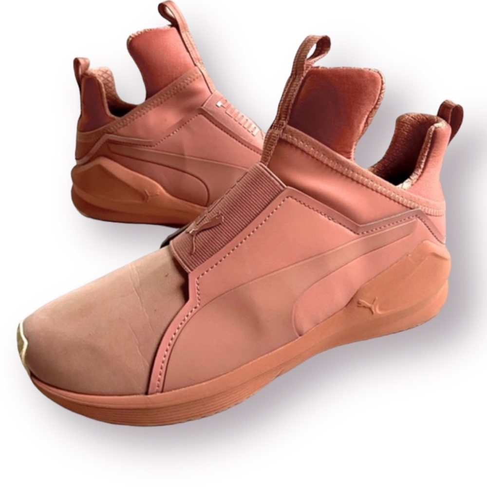 Puma Fierce pink pull on casual sneaker Shoes like new 7.5